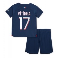 Dječji Nogometni Dres Paris Saint-Germain Vitinha Ferreira #17 Domaci 2023-24 Kratak Rukav (+ Kratke hlače)